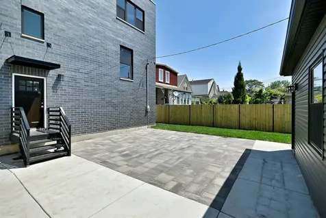 4857 West Hirsch Street Chicago IL 60651