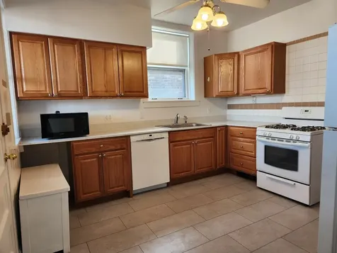 7067 North Ridge Boulevard Chicago IL 60645