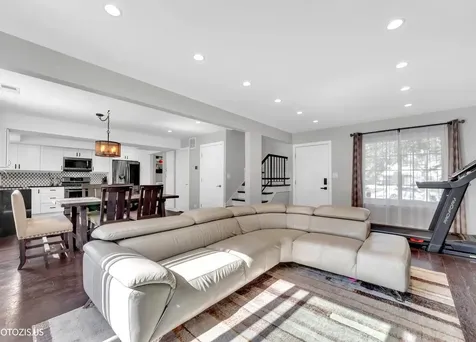 447 Ferndale Court Buffalo Grove IL 60089