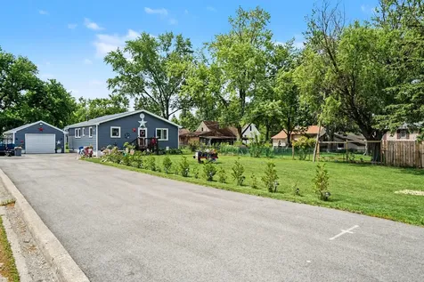 5203 West Court Street Monee IL 60449