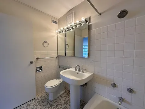 5757 North Sheridan Avenue Chicago IL 60660