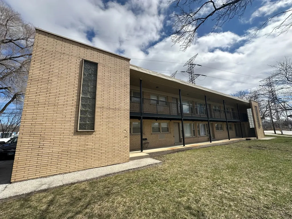13729 South Brainard Avenue Chicago IL 60633