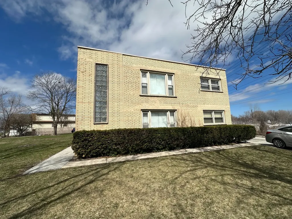13729 South Brainard Avenue Chicago IL 60633