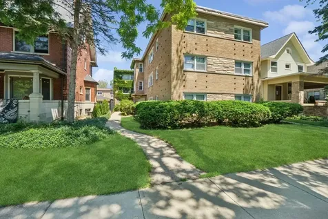 1528 West Chase Avenue Chicago IL 60626