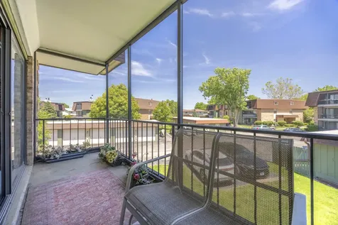 11136 Center Road Palos Hills IL 60465