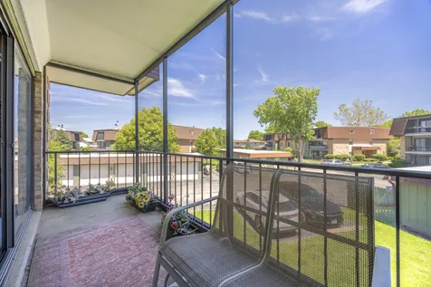 11136 Center Road Palos Hills IL 60465