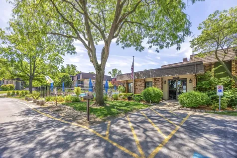 11136 Center Road Palos Hills IL 60465