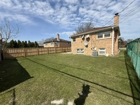 5737 West Warren Street Morton Grove IL 60053