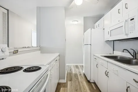 6171 North Sheridan Road Chicago IL 60660