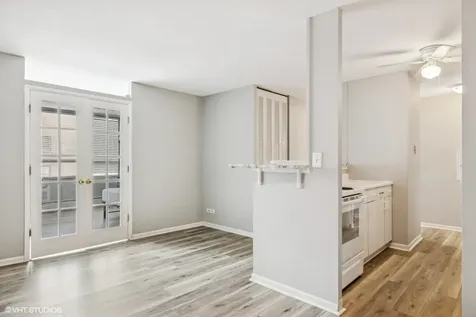 6171 North Sheridan Road Chicago IL 60660