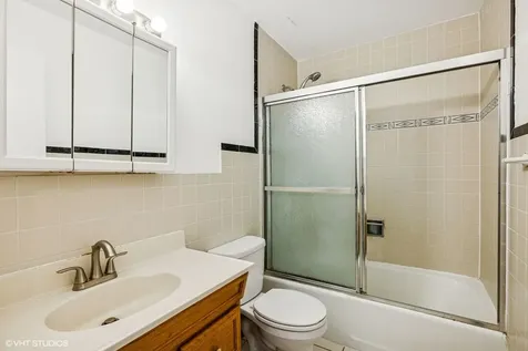 6171 North Sheridan Road Chicago IL 60660