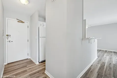 6171 North Sheridan Road Chicago IL 60660