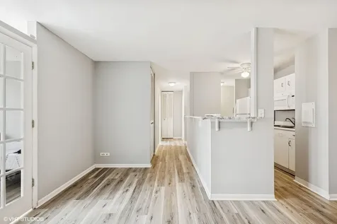 6171 North Sheridan Road Chicago IL 60660