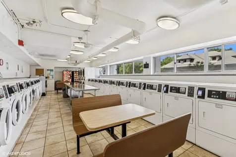 6171 North Sheridan Road Chicago IL 60660