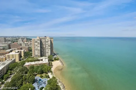 6171 North Sheridan Road Chicago IL 60660