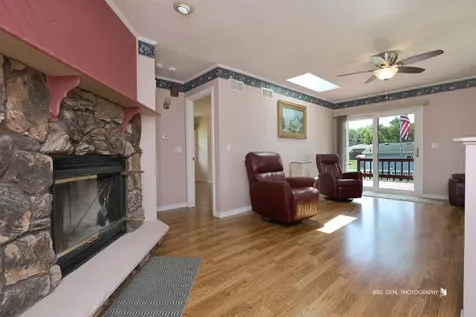 2019 Gilboa Avenue Zion IL 60099