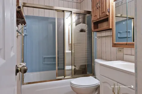 2019 Gilboa Avenue Zion IL 60099