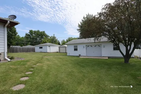 2019 Gilboa Avenue Zion IL 60099