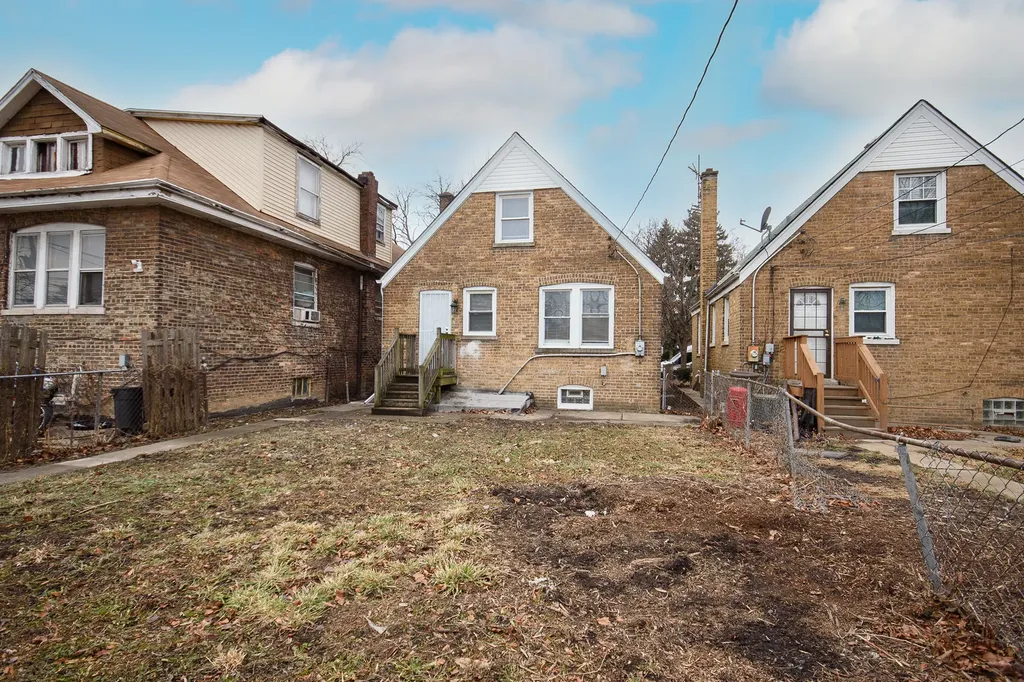 9605 South Greenwood Avenue Chicago IL 60628