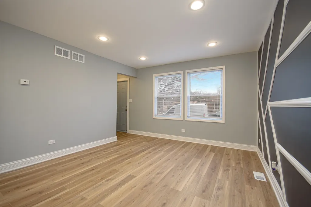 9605 South Greenwood Avenue Chicago IL 60628