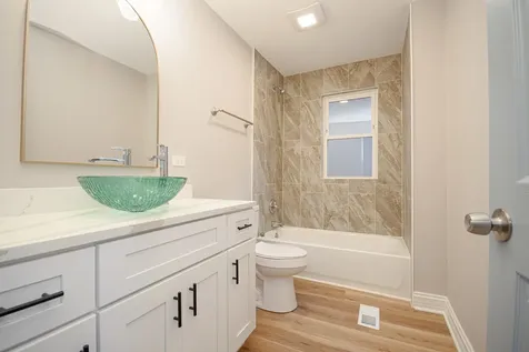 9605 South Greenwood Avenue Chicago IL 60628