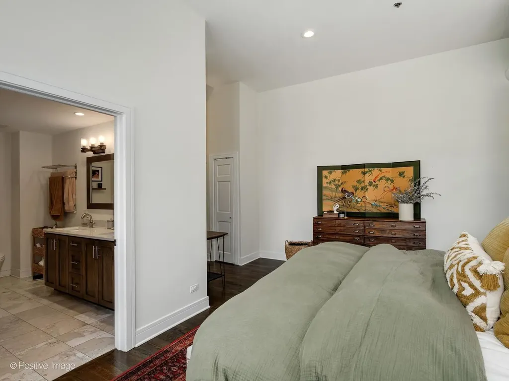 1201 West Wrightwood Avenue Chicago IL 60614