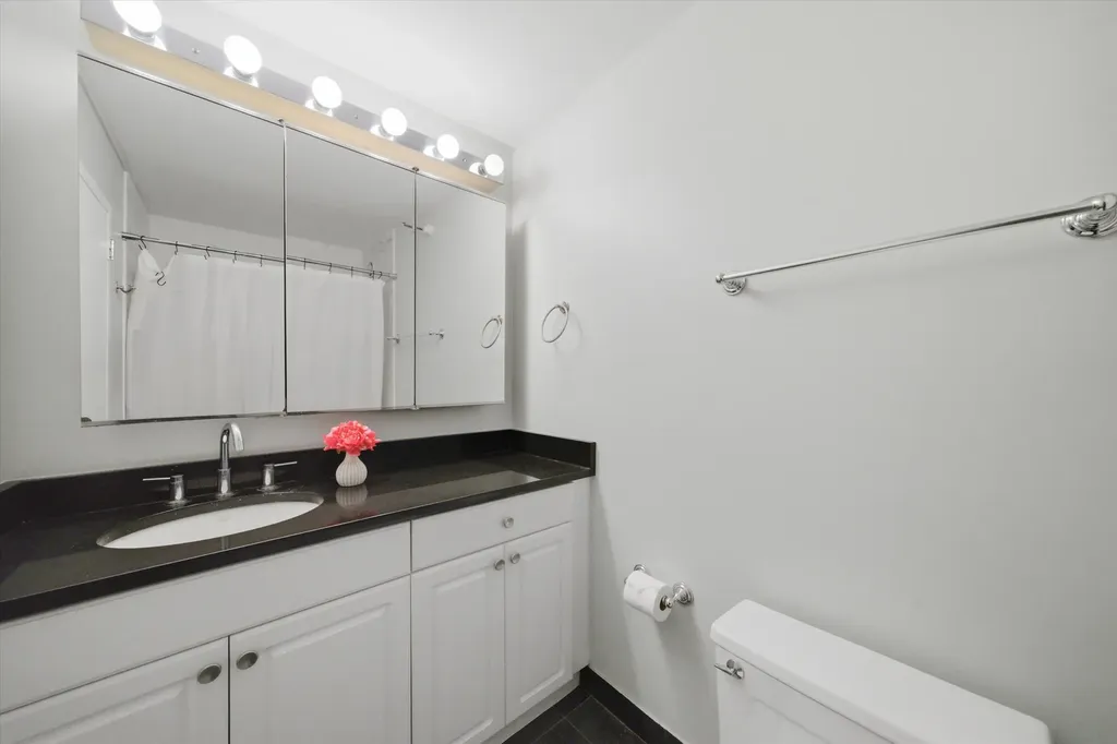 10 East Ontario Street Chicago IL 60611