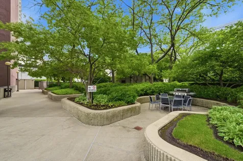 10 East Ontario Street Chicago IL 60611
