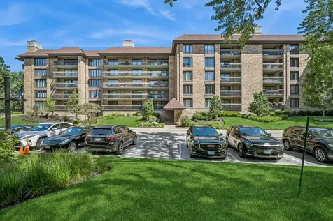 1621 Mission Hills Road Northbrook IL 60062