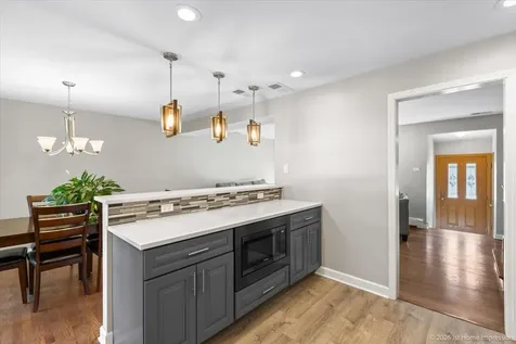 10328 Long Avenue Oak Lawn IL 60453