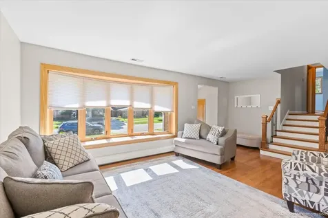 10328 Long Avenue Oak Lawn IL 60453