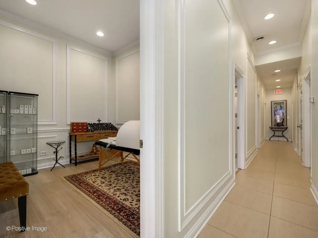 3248 North Sheffield Avenue Chicago IL 60657