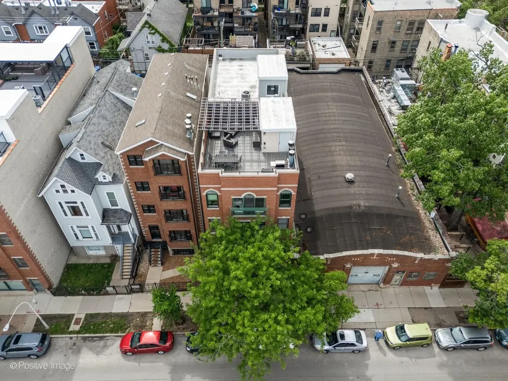 3248 North Sheffield Avenue Chicago IL 60657