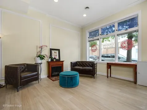 3248 North Sheffield Avenue Chicago IL 60657
