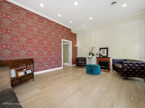 3248 North Sheffield Avenue Chicago IL 60657