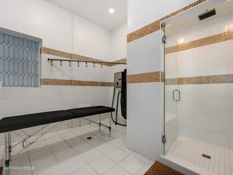 3248 North Sheffield Avenue Chicago IL 60657