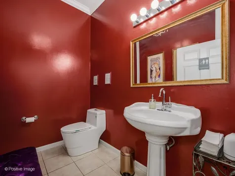 3248 North Sheffield Avenue Chicago IL 60657