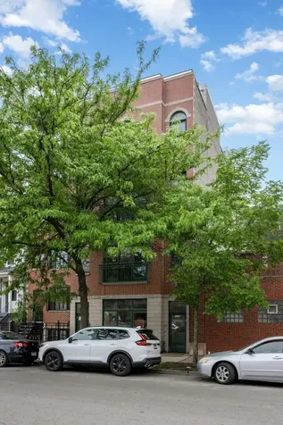 3248 North Sheffield Avenue Chicago IL 60657