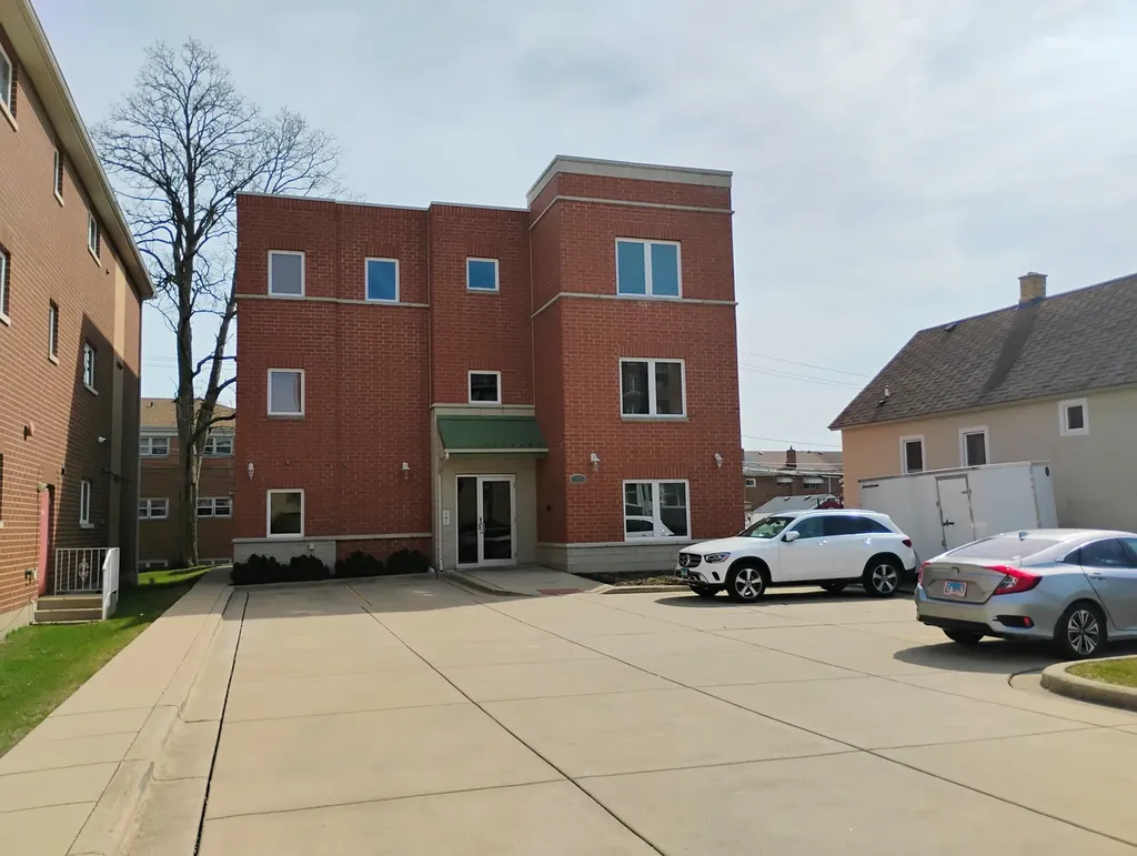 397 Alles Avenue Des Plaines IL 60016