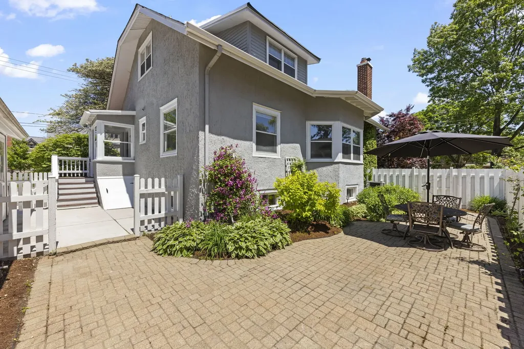 590 Prairie Avenue Glen Ellyn IL 60137