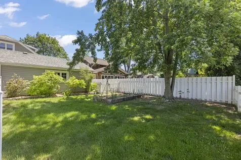 590 Prairie Avenue Glen Ellyn IL 60137