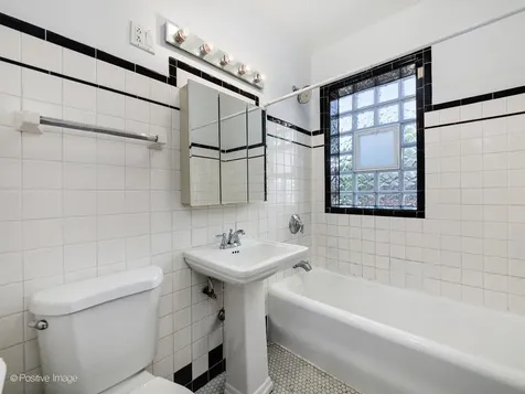 4734 North Karlov Avenue Chicago IL 60630