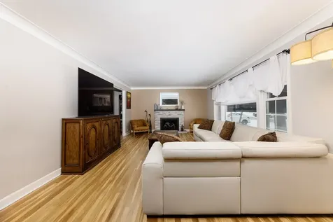 259 Cornell Avenue Des Plaines IL 60016