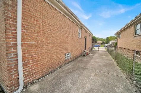 16027 Ashland Avenue Harvey IL 60426
