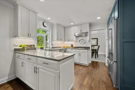 280 Hickory Court Lake Bluff IL 60044
