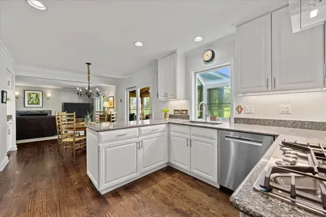 280 Hickory Court Lake Bluff IL 60044
