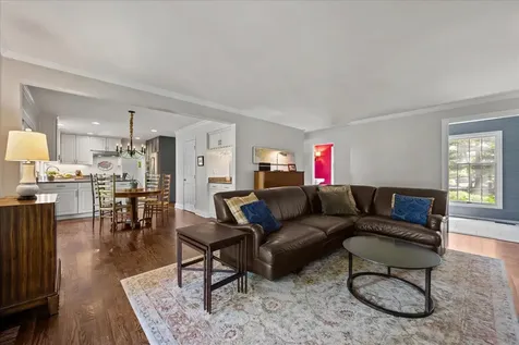 280 Hickory Court Lake Bluff IL 60044
