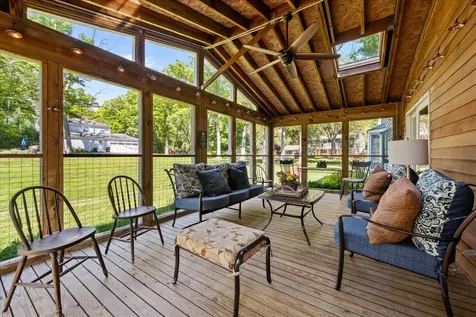 280 Hickory Court Lake Bluff IL 60044