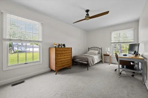 280 Hickory Court Lake Bluff IL 60044