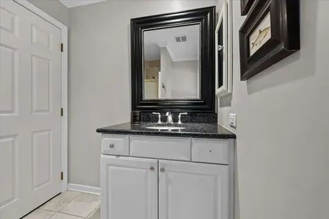 280 Hickory Court Lake Bluff IL 60044